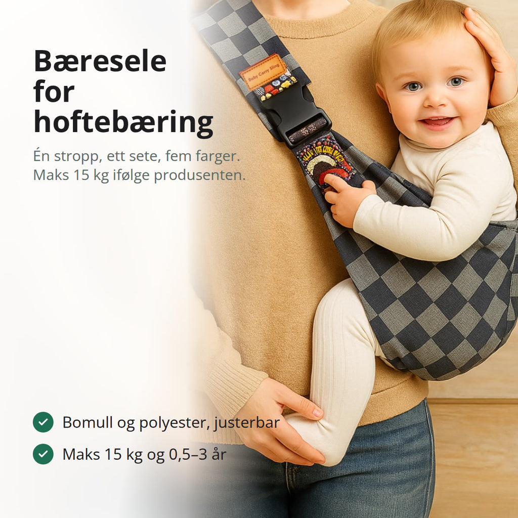 Voksen bærer et smilende barn på hoften i den rutete bæreselen