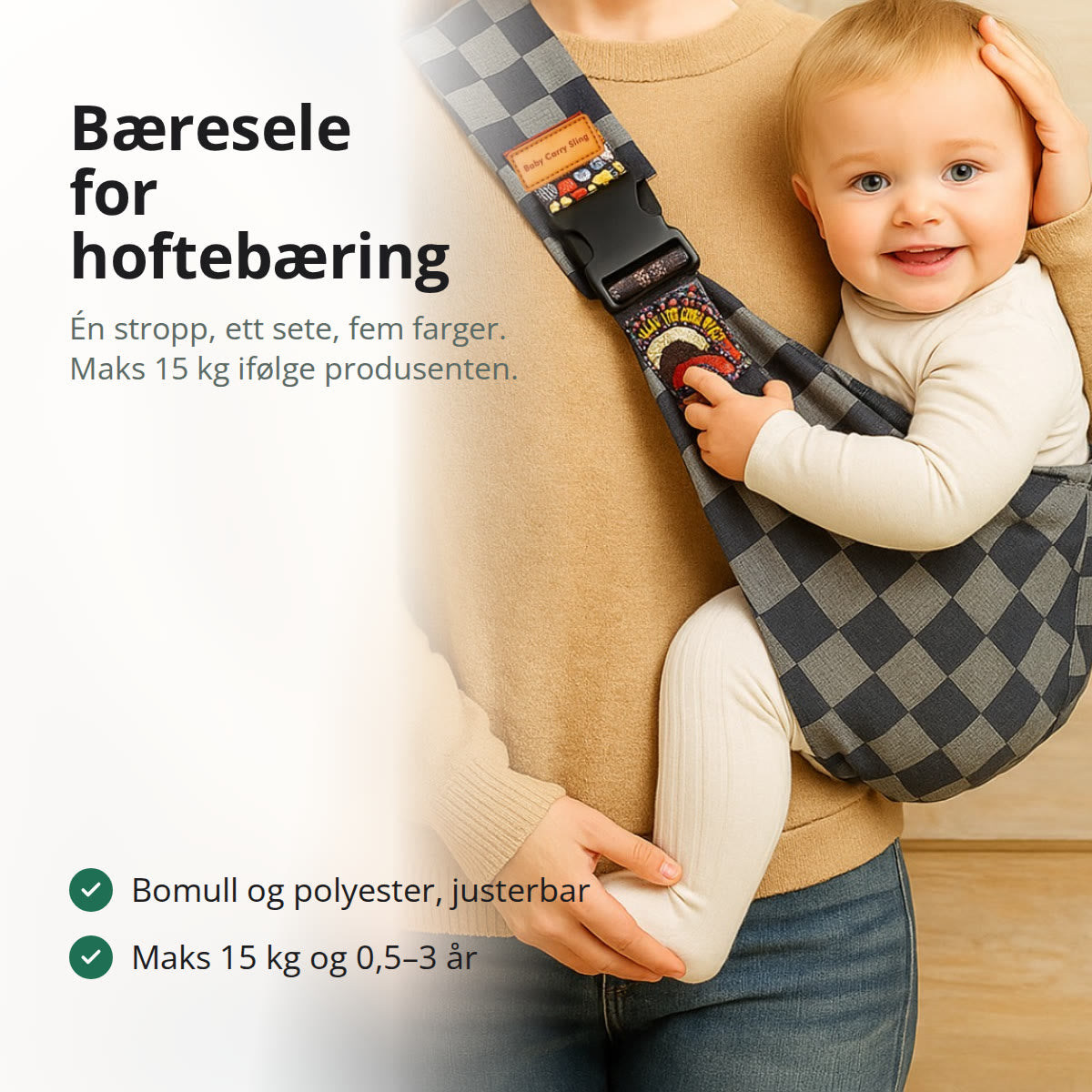 Voksen bærer et smilende barn på hoften i den rutete bæreselen