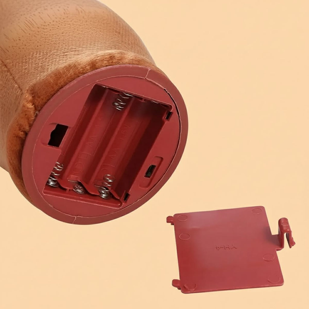 Bunnen av potten med batterirom og lokk
