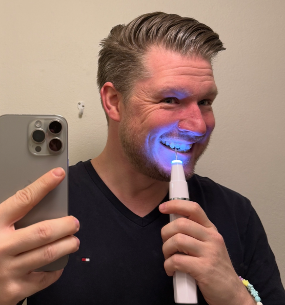 DentaClean Pro 3.0 i bruk mann