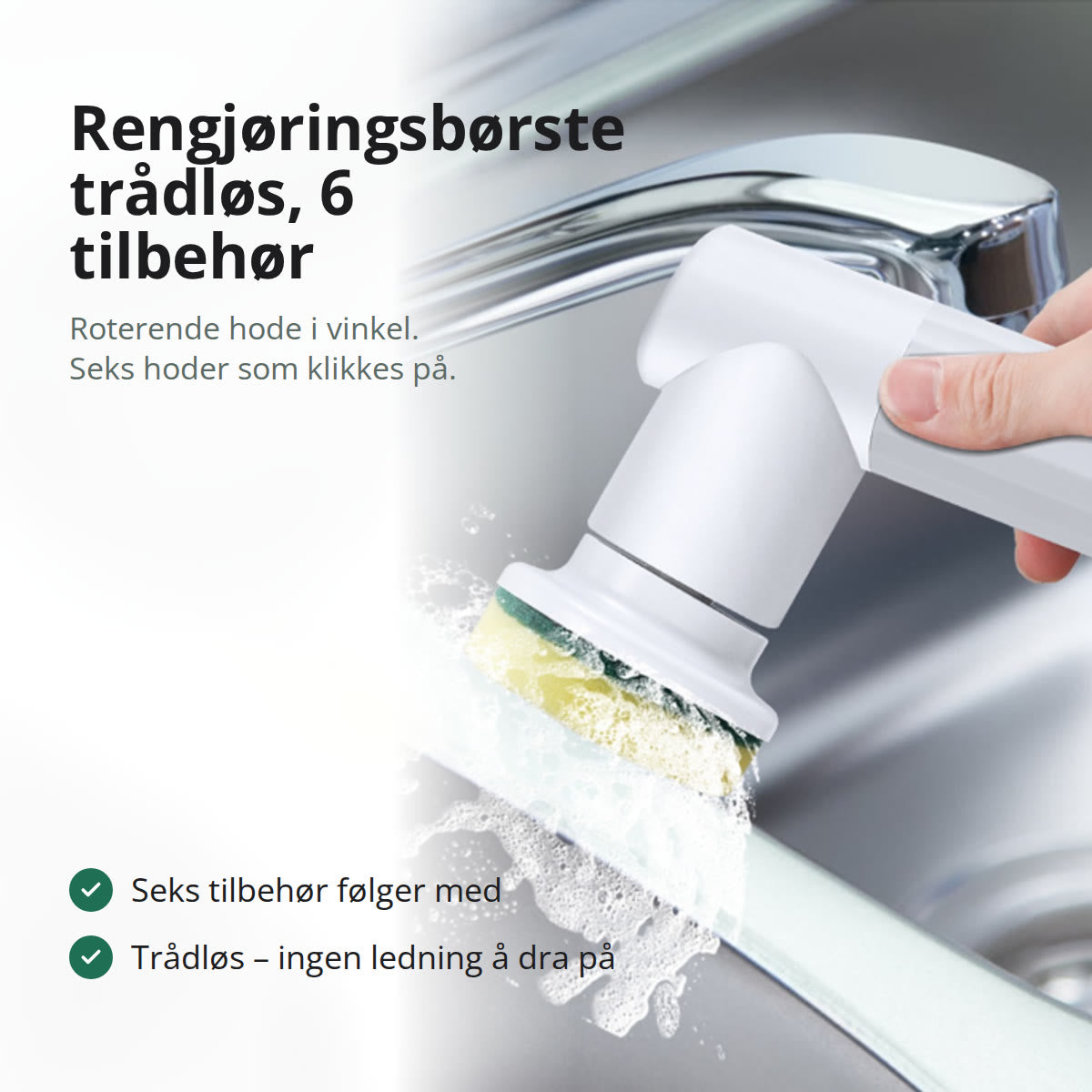 Hvit elektrisk rengjøringsbørste med svamphode brukt i en stålvask med såpeskum