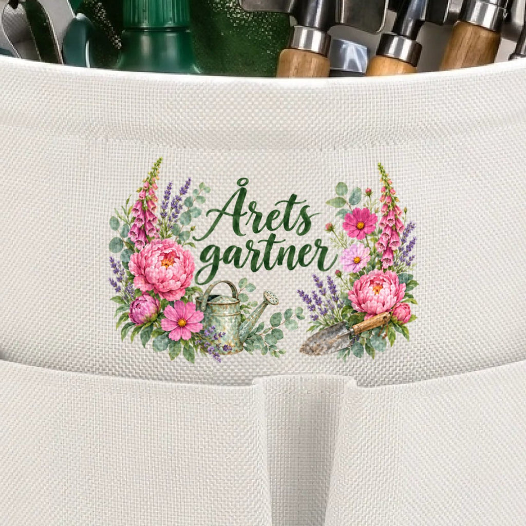 Nærbilde av akvarelltrykket med pioner, lavendel og «Årets gartner»