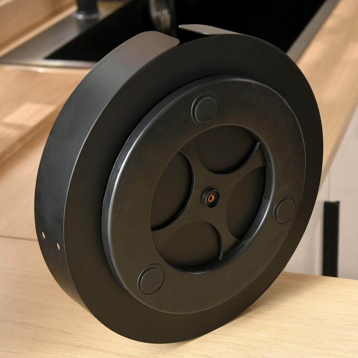 Snurrebrett lazy susan i matt sort metall – bilde 5