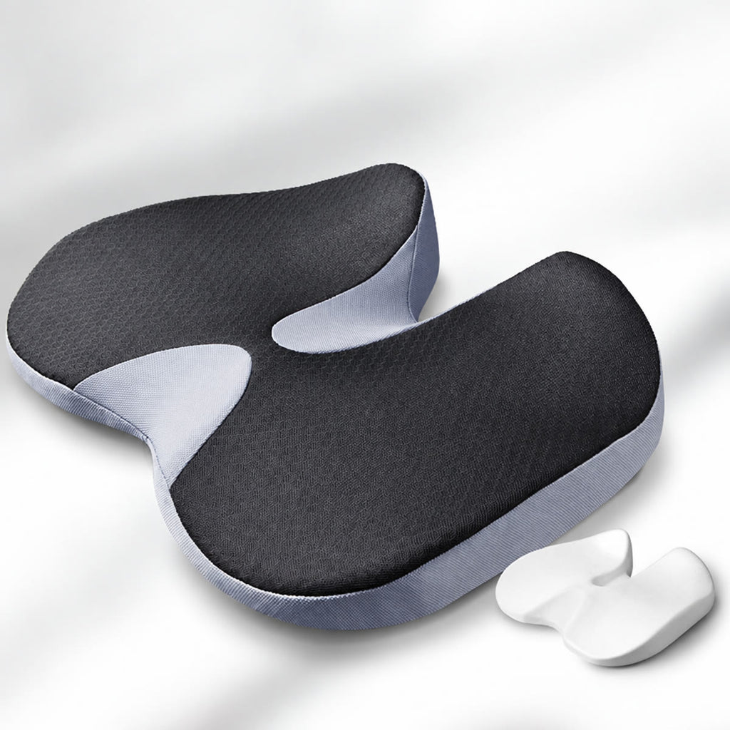 Ortopedisk sittepute i memory foam med utsparing for halebeinet – Grå, ovenfra