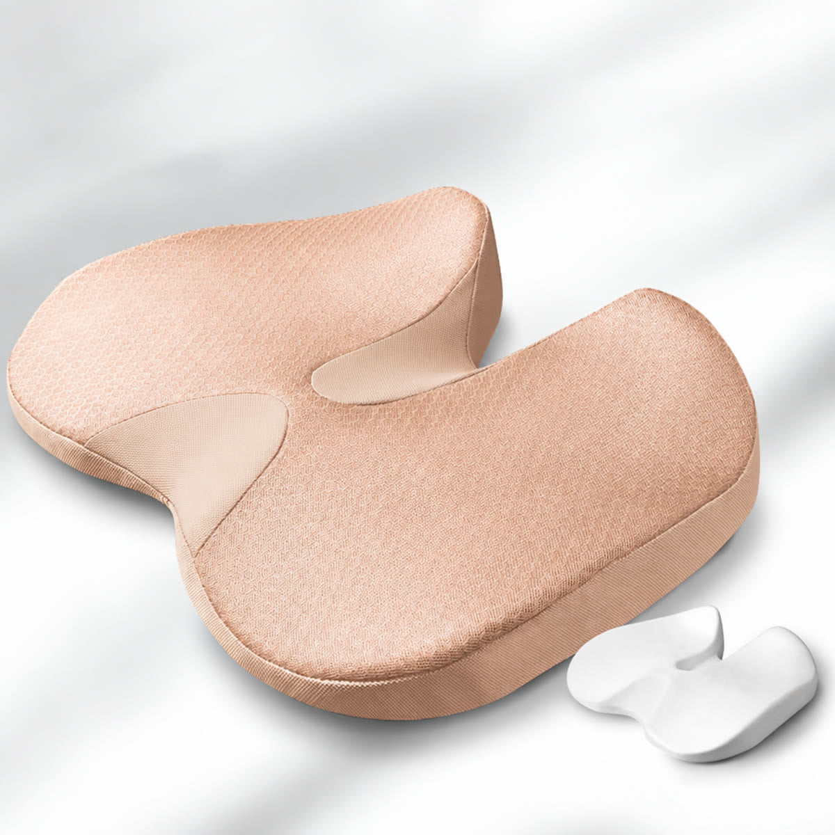 Ortopedisk sittepute i memory foam med utsparing for halebeinet – Beige